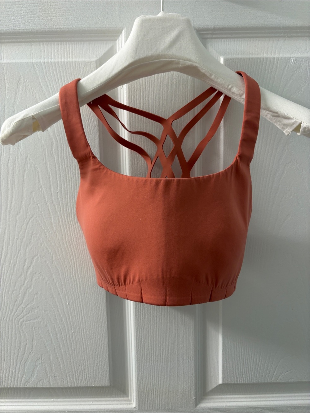 Lululemon NWOT Strappy Back Crop Sports Bra Size 6 B/C